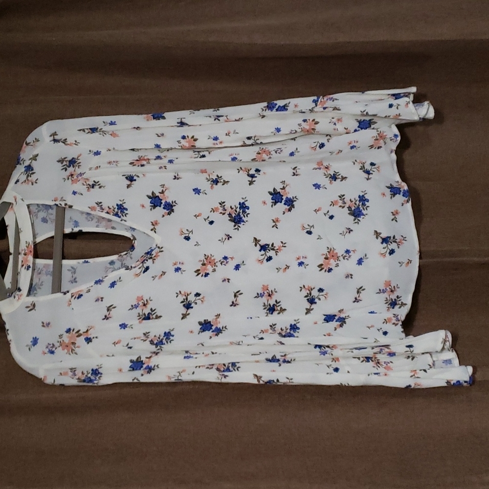 American Eagle Outfitters Floral Choker Blouse L